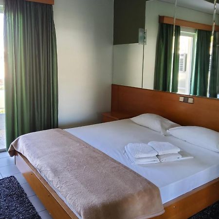 Hotel Tivoli à Athènes Extérieur photo